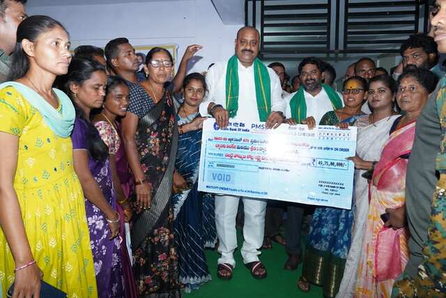 సంక్షేమం, అభివృద్ధి రెండిటికీ ప్రాముఖ్యత