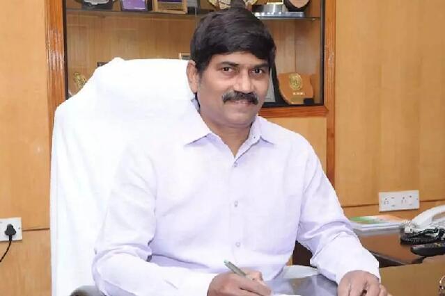 ఆంధ్ర వర్సిటీ మాజీ వీసీ ప్రొ. ప్రసాద్‌రెడ్డి సస్పెండ్!