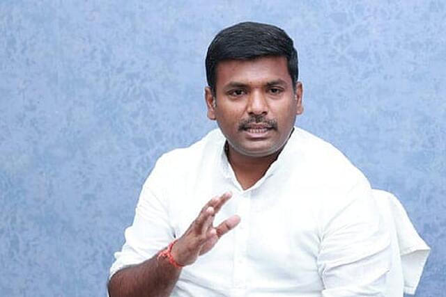 కొండల్ని కొల్లగొడుతున్నారు