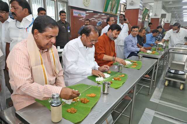 తిరుమలలో మాజీ ఉపరాష్ట్రపతి