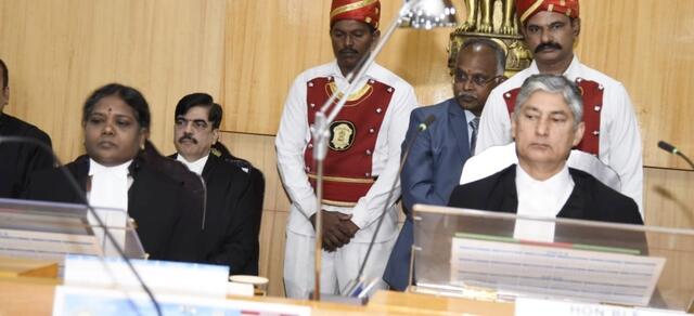 హైకోర్టు న్యాయమూర్తులుగా నలుగురు ప్రమాణం