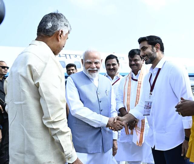 బరువు తగ్గావు లోకేష్.. మోదీ సరదా సంభాషణ!