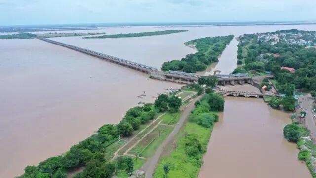 భద్రాచలం వద్ద గోదావరి ఉధృతి