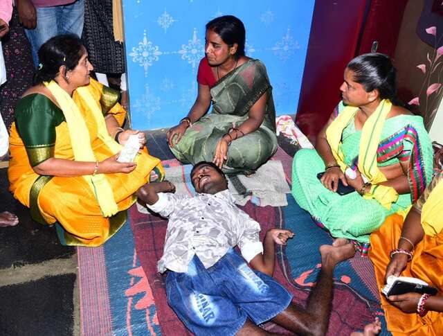 దౌర్జన్యాలు, బెదిరింపులకు పాల్పడితే ఉక్కుపాదం