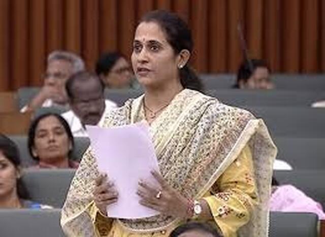 వైసీపీ ఎమ్మెల్యేలకు దొంగ సంతకాలపైనే శ్రద్ధ