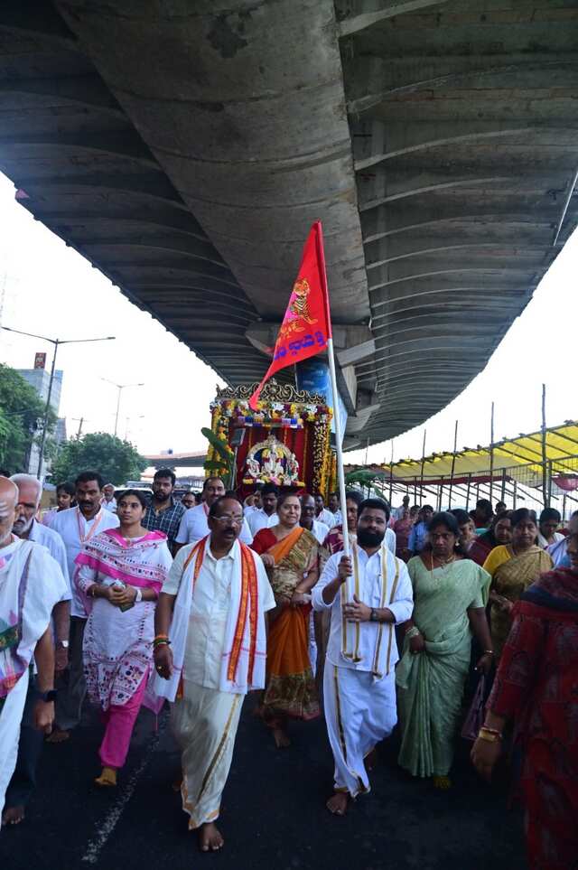 అత్యంత శోభాయమానంగా  గిరి ప్రదక్షిణ