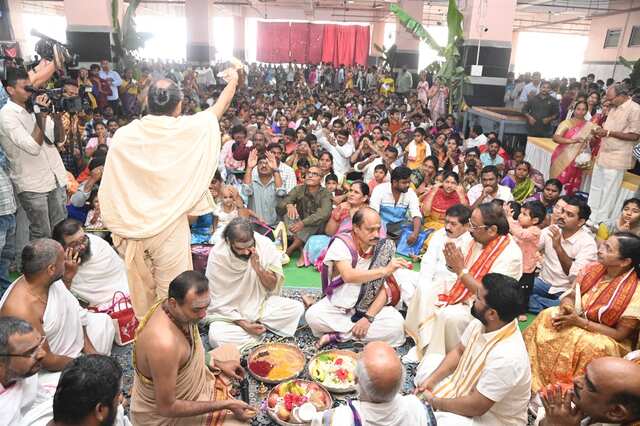 విజయవాడ దుర్గ గుడిలో వైభవంగా శ్రీ పంచమి వేడుకలు
