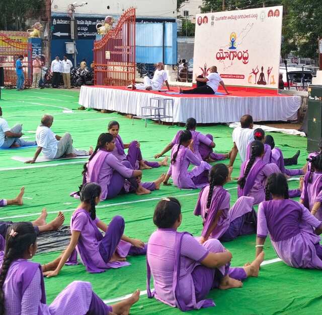 మంగళగిరిలో ప్రత్యేక యోగా కార్యక్రమం