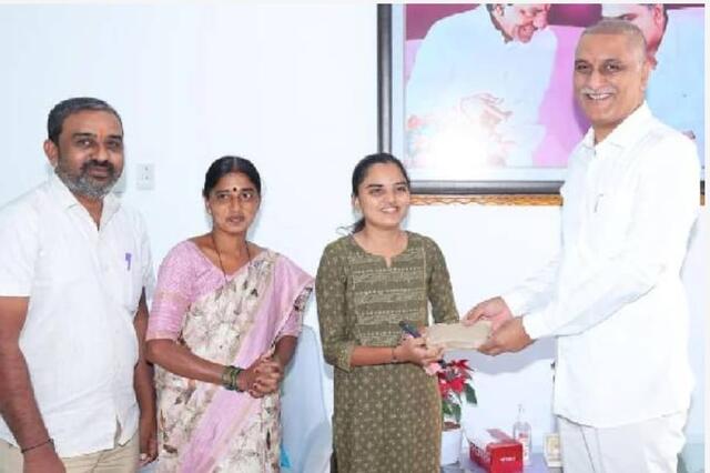 పేద విద్యార్థిని కోసం.. ఆస్తినే ష్యూరిటీగా పెట్టిన హరీష్ రావు