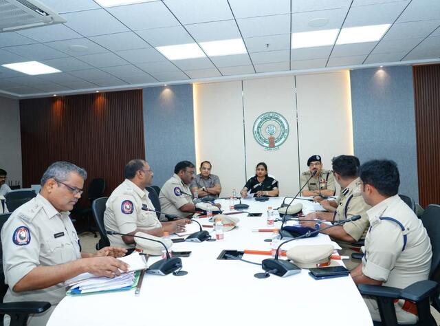 జైళ్లశాఖపై హోం మంత్రి అనిత సమీక్ష
