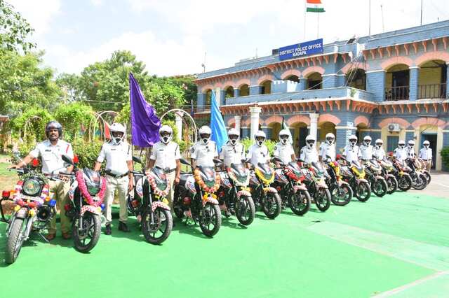 ట్రాఫిక్ నియంత్రణకు 16 నూతన ద్విచక్ర వాహనాలు