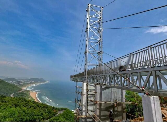 విశాఖలో పొడవైన గ్లాస్ బ్రిడ్జి!