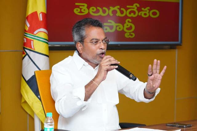 కల్తీ మద్యం కేసులో జగన్, జోగి రమేష్‌లను అరెస్ట్ చేయాలి