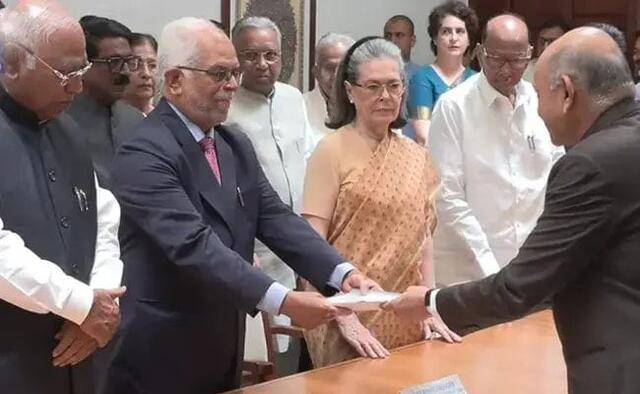 ఉప రాష్ట్రపతి పదవికి జస్టిస్‌ బి.సుదర్శన్‌రెడ్డి నామినేషన్‌