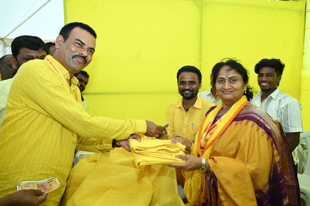 ‘మహానాడు’లో చేనేత సొబగులు