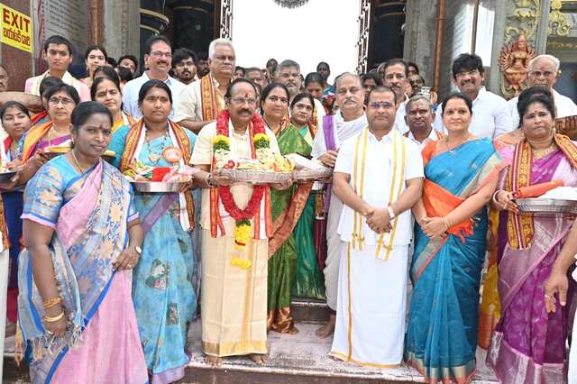 వైభవంగా 'ఆషాఢ సారె' ఉత్సవాలు.