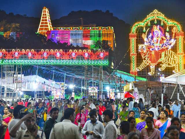 కనకదుర్గమ్మ ఆలయంలో అక్టోబర్ 11 దసరా ఉత్సవాలు!
