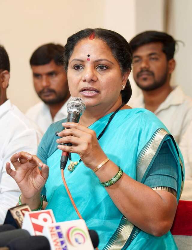 సోషల్ మీడియాలో బలం ఉంటే చాలదు: కవిత