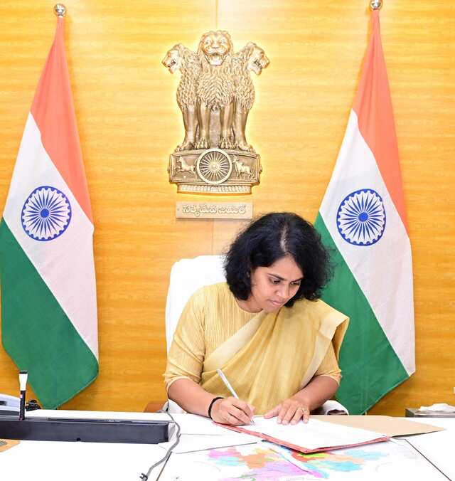 తూర్పు గోదావరి జిల్లా కలెక్టర్‌గా కీర్తి చేకూరి