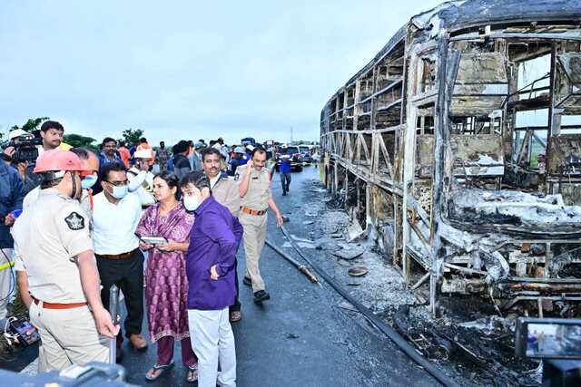 కర్నూలు జిల్లాలో ఘోర అగ్నిప్రమాదం