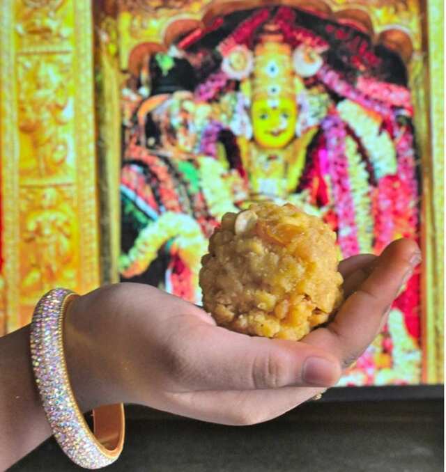 దుర్గమ్మ ఆలయంలో లడ్డూ ఏటీఎం