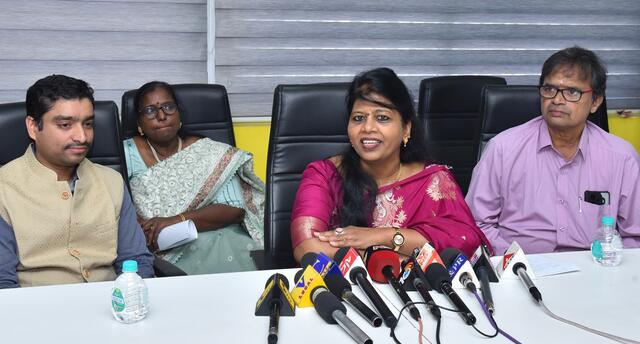 ప్రజా విశ్వాసానికి సంరక్షకులుగా కలిసి పనిచేద్దాం