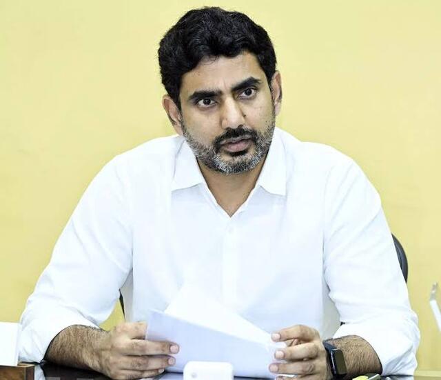 చిట్టి తల్లీ చదువుకో.. నేనున్నానన్న లోకేష్