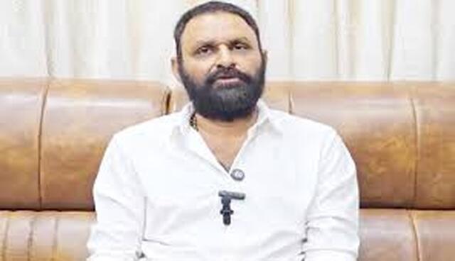 మాజీ మంత్రి కొడాలి నానిపై లుక్ ఔట్ 