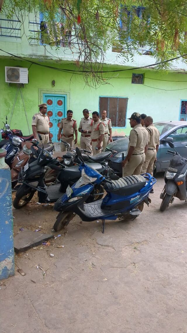 కడపలో కార్డన్ సెర్చ్!
