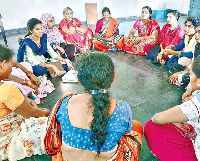 డ్వాక్రా మహిళలకు గుడ్ న్యూస్.. యాప్లోనే చెల్లింపులు!