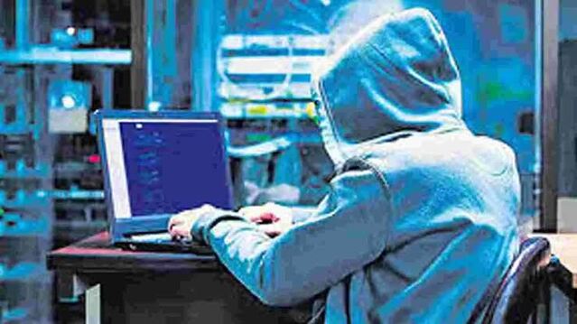 ట్రెండ్‌ బట్టి లింకులు.. ఖాతా ఖాళీ!