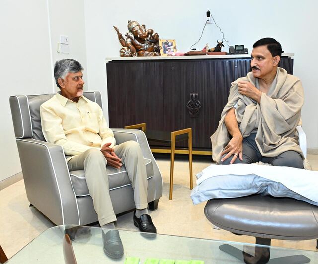 సుజనాకు సీఎం చంద్రబాబు పరామర్శ 