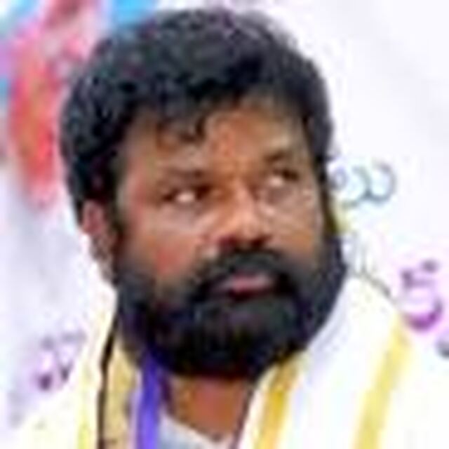 టీడీపీ నేతపై మాజీ ఎంపీ దాడి.. అరెస్ట్?