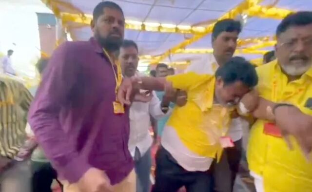 అనంతపురం తెలుగుదేశం పార్టీ మహానాడులో కలకలం