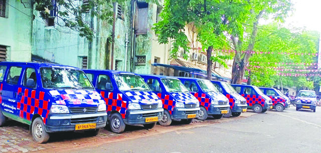 తల్లి బిడ్డ ఎక్స్‌ప్రెస్ వాహనాల డ్రైవర్ల సమ్మె