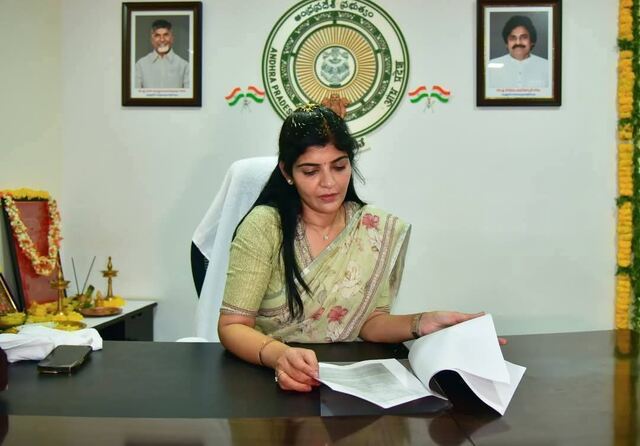 మహిళా కమిషన్ చైర్‌పర్సన్ శైలజ ఆకస్మిక తనిఖీలు