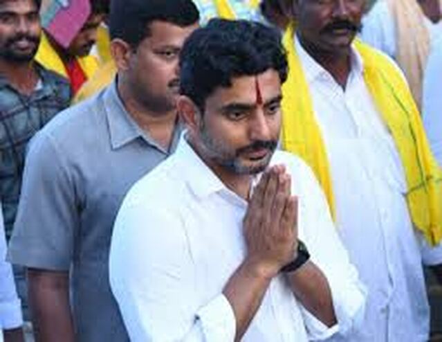 మంత్రాలయ రాఘవేంద్రుడి సేవలో లోకేష్