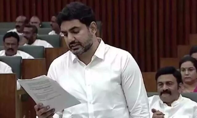 చదువుకునే బిడ్డలందరికీ తల్లికి వందనం