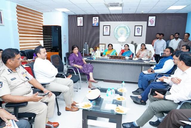 మహిళా దినోత్సవం విజయవంతం చేయండి