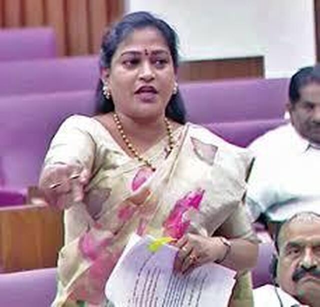 జగన్ బాధ్యతగా సహకరించారా? అగ్ని ప్రమాదంపై హోంమంత్రి అనిత 