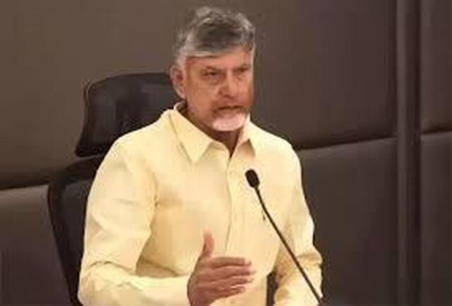 త్రిభాష విధానంలో తప్పేముందన్న సీఎం చంద్రబాబు