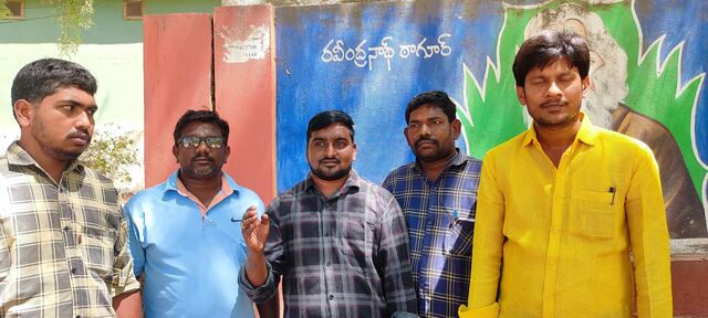 గ్రామ, వార్డు వాలంటీర్స్ వ్యవస్థను పునరుద్ధరించాలి