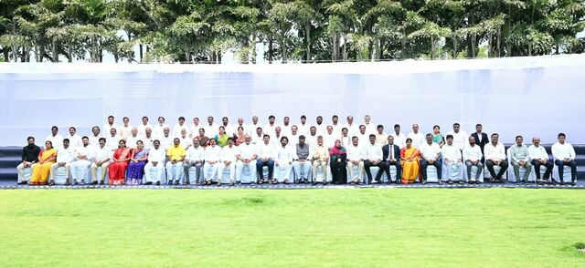 ఫొటో సెషన్‌లో సరదా సీన్లు!