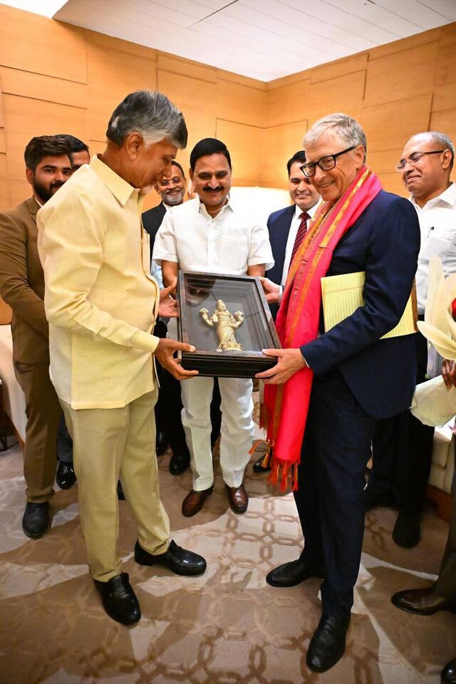 బిల్ గేట్స్‌తో చంద్రబాబు భేటీ 