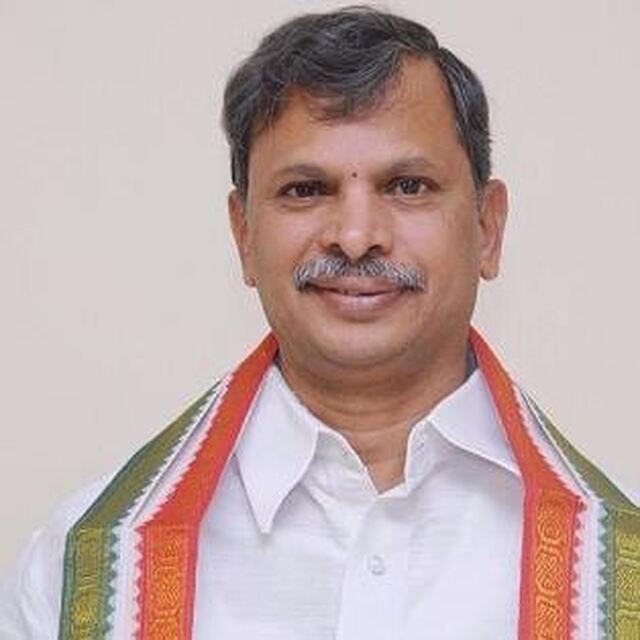 మన దగ్గరే నేరస్థులైన ప్రజాప్రతినిధులు ఎక్కువ