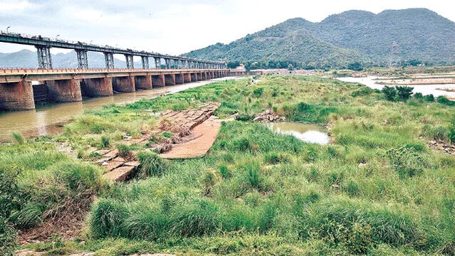 వారు గాలికి వదిలేశారు .. మనం గాడిలో పెడదాం