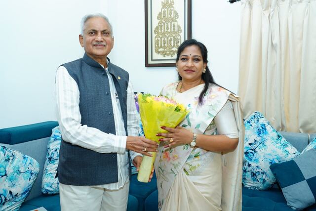 హోంమంత్రితో సలహాదారు గాంధీ భేటీ