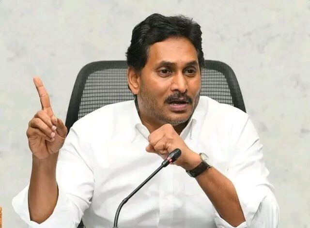 హిందూ ధర్మంపై మాట్లాడే హక్కు పవన్‌కు లేదన్న జగన్