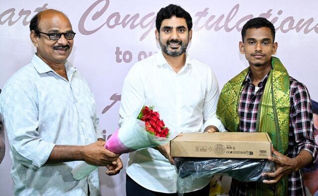 ఏఐ స్టార్టప్ నెలకొల్పి స్ఫూర్తిగా దివ్యాంగ విద్యార్థి 