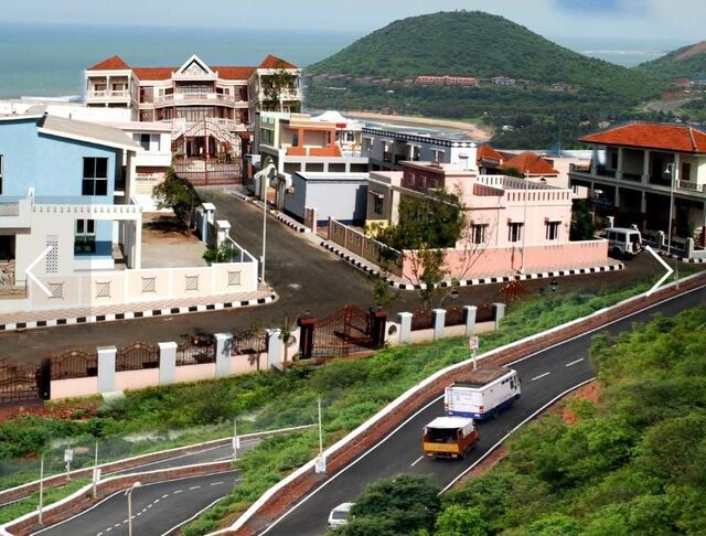 రామానాయుడు స్టూడియోకు షోకాజ్ 